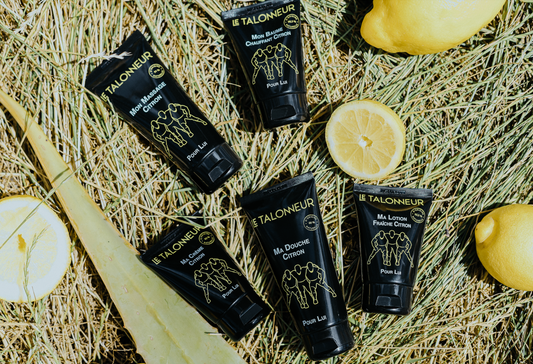 Photo de l'ensemble des produits cosmétiques naturels de la marque Le Talonneur avec des citrons